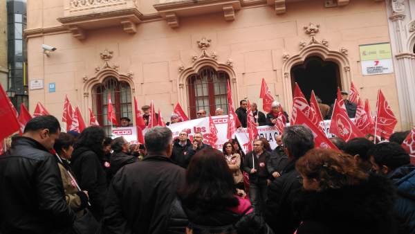 Concentración CCOO y UGT en Toledo Concentración CCOO y UGT en Toledo