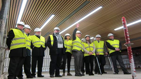 Las autoridades durante la visita a las obras Las autoridades durante la visita a las obras