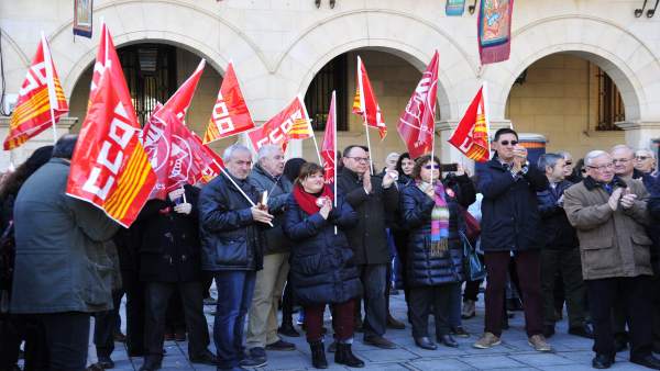 Concentración en defensa del sistema público de pensiones en Teruel Concentración en defensa del sistema público de pensiones en Teruel