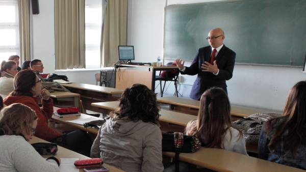 El profesor Flavio Marsiglia El profesor Flavio Marsiglia