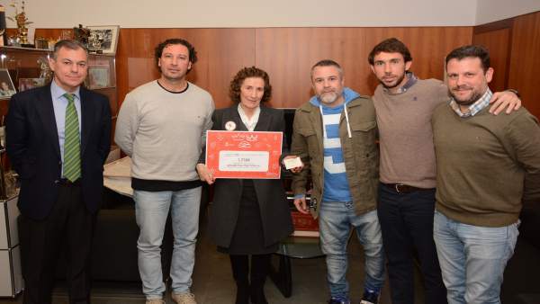 Entrega de la recaudación de la gala benéfica Entrega de la recaudación de la gala benéfica