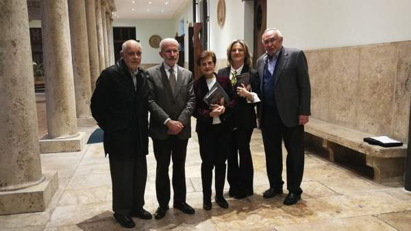 Adela Cortina presenta su libro 'Aporofobia. El rechazo al pobre' Adela Cortina presenta su libro 'Aporofobia. El rechazo al pobre'