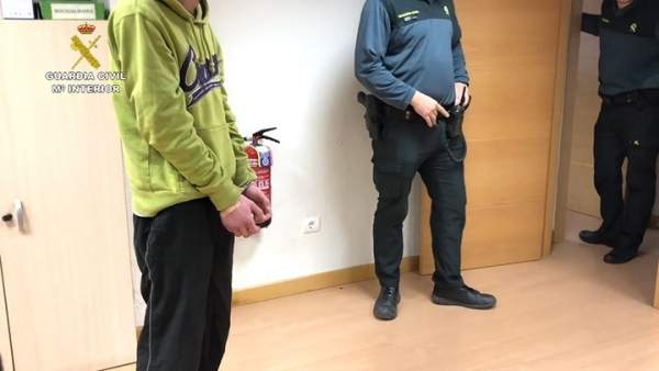 Detenido por vender droga a niños pequeños Detenido por vender droga a niños pequeños