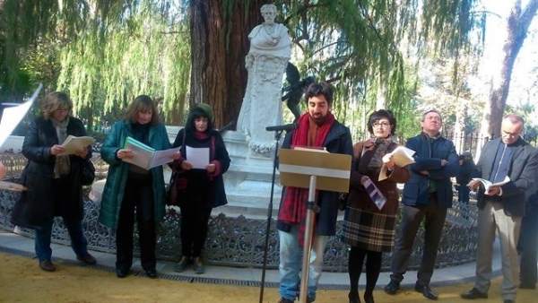 Recital poético en la glorieta de Bécquer Recital poético en la glorieta de Bécquer