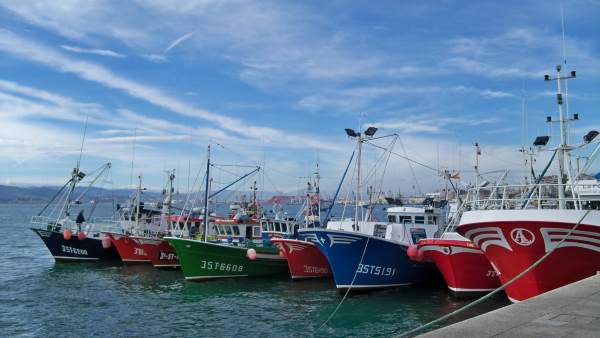Barcos pesqueros cántabros Barcos pesqueros cántabros