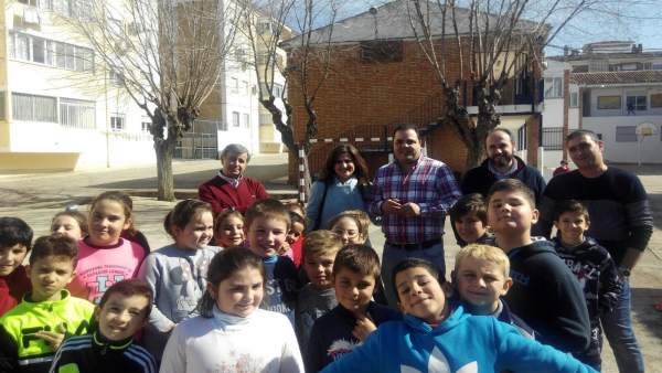 Visita a las pistas del CEIP Virgen de la Villa Visita a las pistas del CEIP Virgen de la Villa