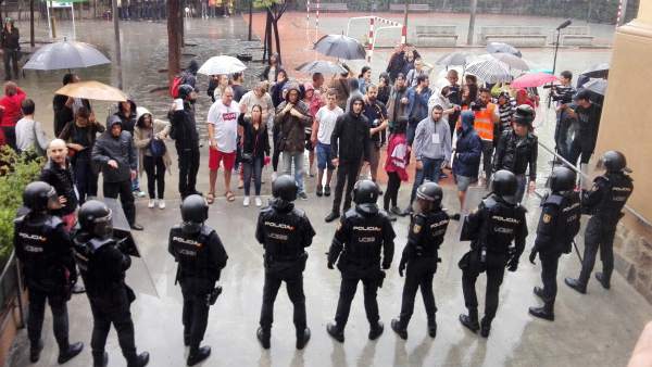 Guardia Civil y Policía Nacional requisan urnas del referéndum del 1-O (recurso) Guardia Civil y Policía Nacional requisan urnas del referéndum del 1-O (recurso)