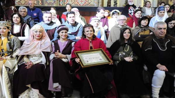 La consejera Mayte Pérez recibe el Premio Tirwal durante las Bodas de Isabel La consejera Mayte Pérez recibe el Premio Tirwal durante las Bodas de Isabel