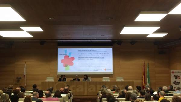 Cruz Roja Española En Andalucía: La Mesa Redonda “Las Hijas Y Los Hijos Víctimas Cruz Roja Española En Andalucía: La Mesa Redonda “Las Hijas Y Los Hijos Víctimas