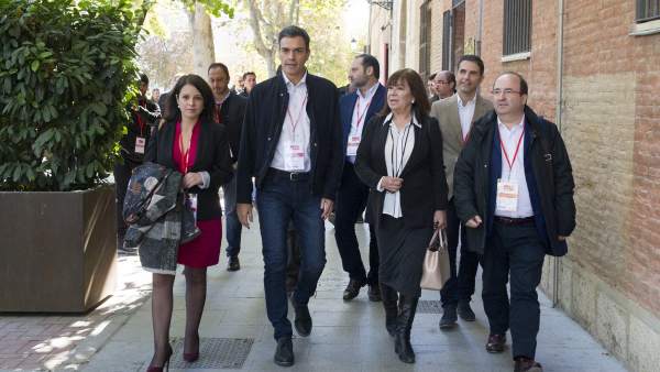 Sánchez, junto a otros dirigentes del PSOE, en el pasado Comité Federal, celebrado en Alcalá de Henares. Sánchez, junto a otros dirigentes del PSOE, en el pasado Comité Federal, celebrado en Alcalá de Henares.
