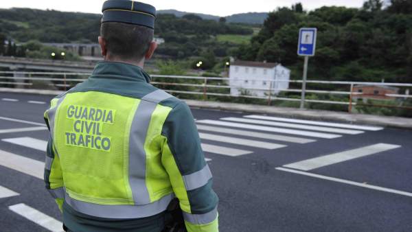 Imagen de un guardia civil de Tráficoiii Imagen de un guardia civil de Tráficoiii