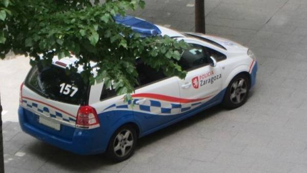 Coche de la Policía Local de Zaragoza. Coche de la Policía Local de Zaragoza.