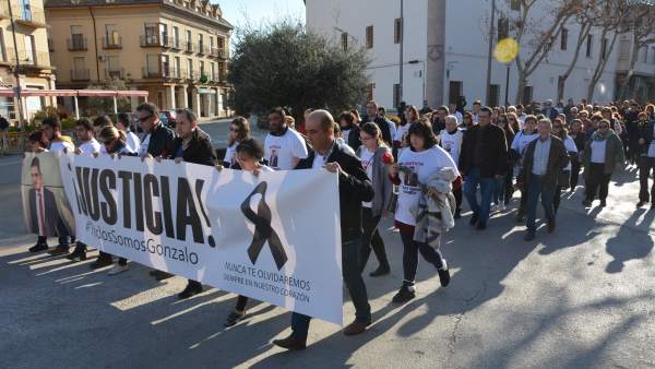 Manifestación en Herencia por la muerte de Gonzalo Buján Manifestación en Herencia por la muerte de Gonzalo Buján