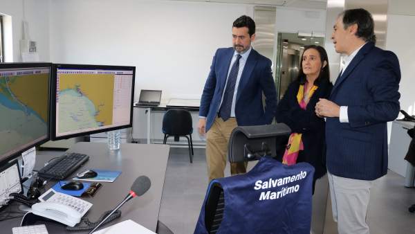 Visita a Salvamento Marítimo de la subdelegada del Gobierno en Huelva Visita a Salvamento Marítimo de la subdelegada del Gobierno en Huelva