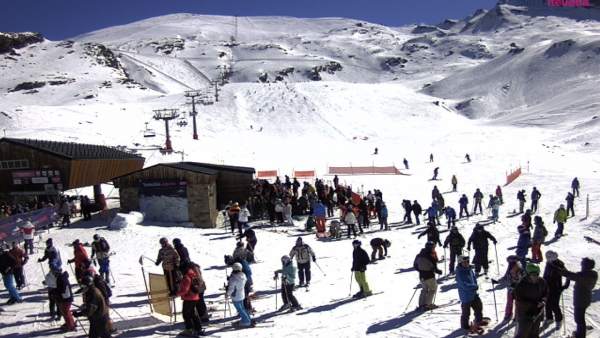 Sierra Nevada reabre con normalidad tras la jornada de huelga Sierra Nevada reabre con normalidad tras la jornada de huelga