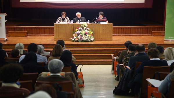 (Avan Fotos) /// El Arzobispo Anima A Cientos De Profesores A 'Educar A Los Niño (Avan Fotos) /// El Arzobispo Anima A Cientos De Profesores A 'Educar A Los Niño