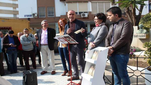 Nota De Prensa Y Foto Homenaje A Bécquer Nota De Prensa Y Foto Homenaje A Bécquer