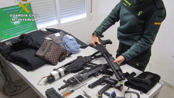 Remitiendo Np Opc Huelva 'La Guardia Civil Ha Detenido A Cuatro Personas Que Rob Remitiendo Np Opc Huelva 'La Guardia Civil Ha Detenido A Cuatro Personas Que Rob