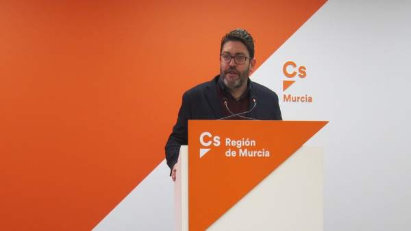 El portavoz regional de Cs, Miguel Sánchez, en rueda de prensa El portavoz regional de Cs, Miguel Sánchez, en rueda de prensa