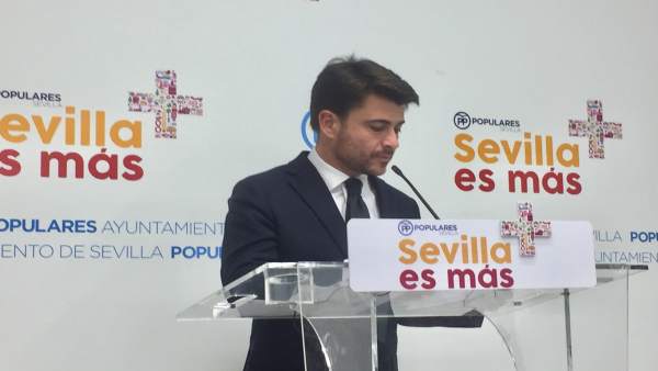 Portavoz del PP en el Ayuntamiento, Beltrán Pérez, en rueda de prensa Portavoz del PP en el Ayuntamiento, Beltrán Pérez, en rueda de prensa