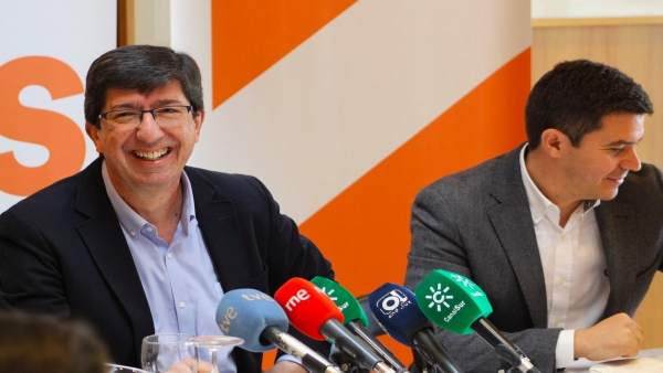 Juan Marín y Sergio Romero, este lunes durante un desayuno con la prensa Juan Marín y Sergio Romero, este lunes durante un desayuno con la prensa