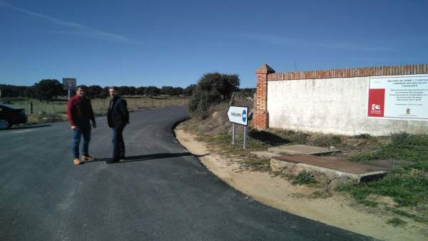 Sánchez (dcha.) visita las obras realizadas Sánchez (dcha.) visita las obras realizadas