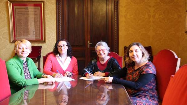Firma entre Derechos Sociales y PalmaActiva Firma entre Derechos Sociales y PalmaActiva