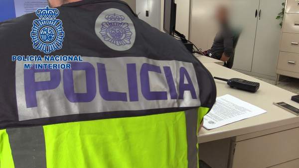 Nota Prensa Y Fotografía: 'La Policía Nacional Detiene En Pleno Centro De Valenc Nota Prensa Y Fotografía: 'La Policía Nacional Detiene En Pleno Centro De Valenc