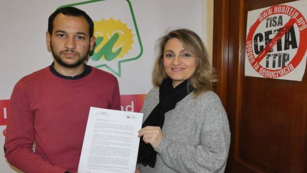 IU entrega sus propuestas para la Agencia del Turismo IU entrega sus propuestas para la Agencia del Turismo