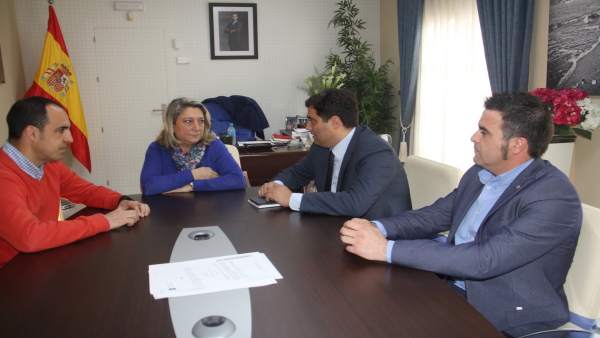 Reunión entre Ayuntamiento y Endesa para mejorar el suministro eléctrico Reunión entre Ayuntamiento y Endesa para mejorar el suministro eléctrico