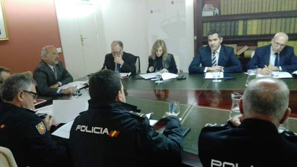 Reunión de coordinación presidida por el subdelegado del Gobierno en Sevilla Reunión de coordinación presidida por el subdelegado del Gobierno en Sevilla
