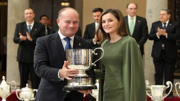 El alcalde de Antequera, premio, deporte, reina letizia El alcalde de Antequera, premio, deporte, reina letizia