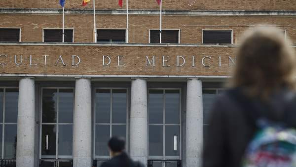 Universidad Complutense de Madrid Universidad Complutense de Madrid