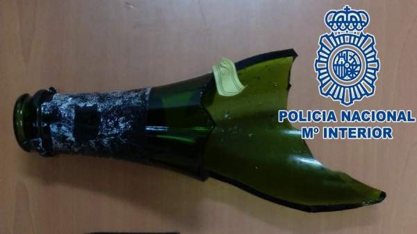 Botella rota utilizada en el atraco Botella rota utilizada en el atraco