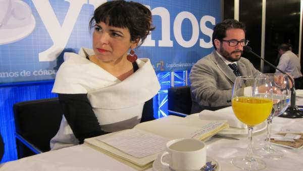 Teresa Rodríguez junto al parlamentario andaluz de Podemos David Moscoso Teresa Rodríguez junto al parlamentario andaluz de Podemos David Moscoso