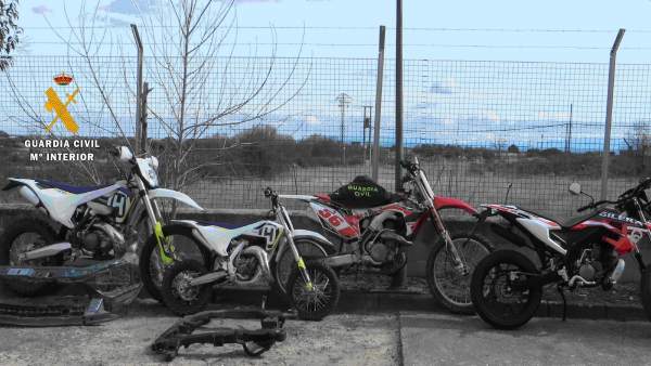 Motos recuperadas por la Guardia Civil. Motos recuperadas por la Guardia Civil.