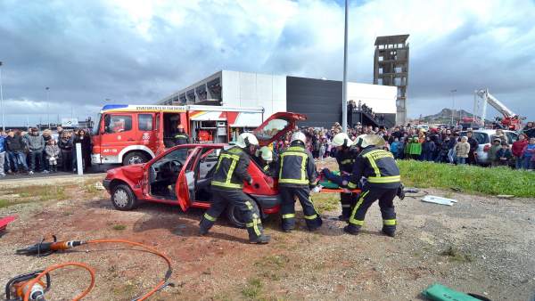 Simulacro de los bomberos Simulacro de los bomberos