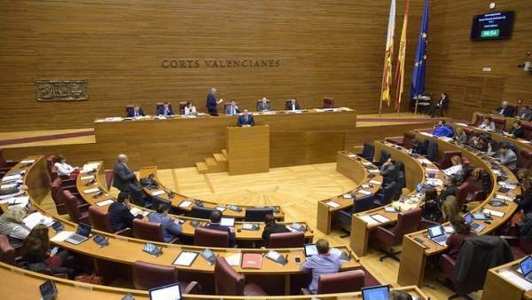 Cs no es conforma amb baixar la barrera electoral en la reforma de la llei i el Botànic critica la seua "contradicció" Cs no es conforma amb baixar la barrera electoral en la reforma de la llei i el Botànic critica la seua "contradicció"