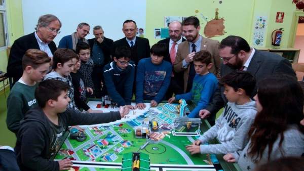 Presentación del Torneo Lego en un colegio de Granada Presentación del Torneo Lego en un colegio de Granada