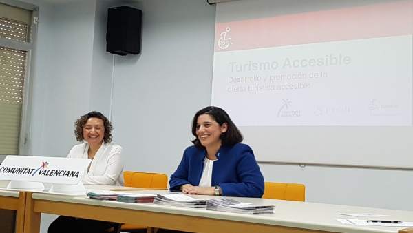 Raquel Huete, a la derecha Raquel Huete, a la derecha