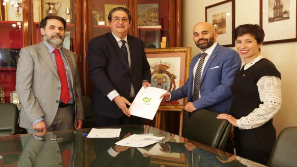 Firma del convenio del Colegio de Abogados de Sevilla y Andalucía Inclusiva Firma del convenio del Colegio de Abogados de Sevilla y Andalucía Inclusiva
