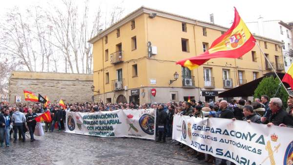 Concentración Policías y Guardias Civiles Logroño Concentración Policías y Guardias Civiles Logroño