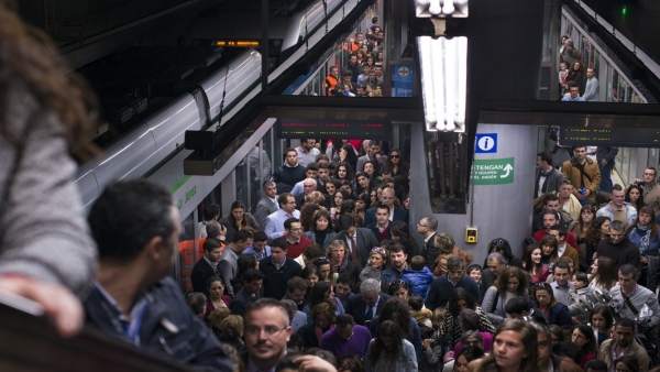 Los sindicatos del metro anuncian seis días de huelga Los sindicatos del metro anuncian seis días de huelga