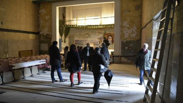 El Ayuntamiento de Pamplona visita el edificio de Salesianas. El Ayuntamiento de Pamplona visita el edificio de Salesianas.