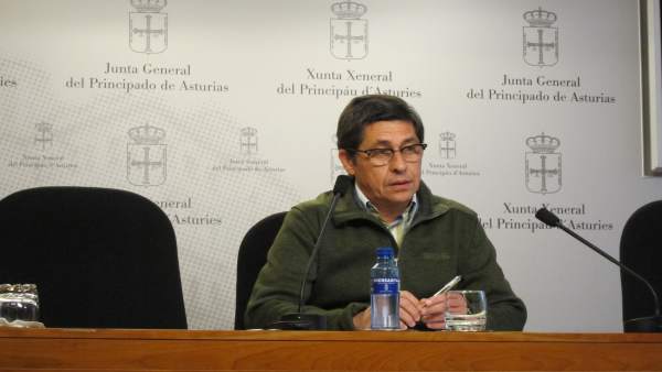 El Diputado De Ciudadanos En La Junta General Armando Fernández Bartolomé El Diputado De Ciudadanos En La Junta General Armando Fernández Bartolomé