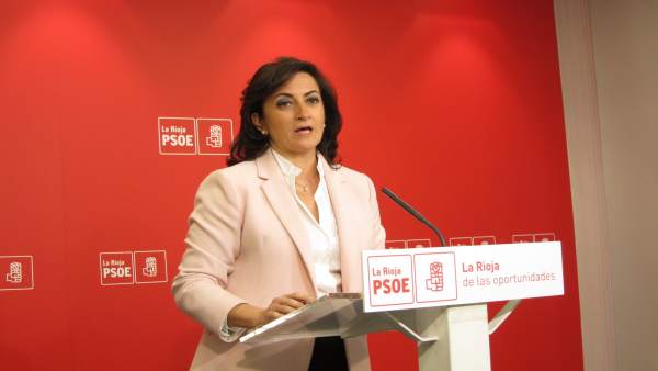 Concha Andreu del PSOE en comparecencia de prensa Concha Andreu del PSOE en comparecencia de prensa