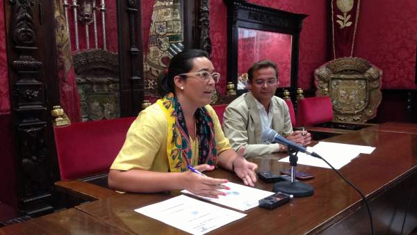 María Francés y Antonio Granados en rueda de prensa María Francés y Antonio Granados en rueda de prensa