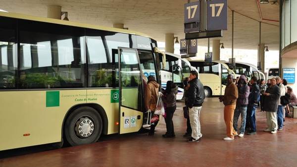 Un autobús del Consorcio Metropolitano de la Costa de Huelva. Un autobús del Consorcio Metropolitano de la Costa de Huelva.