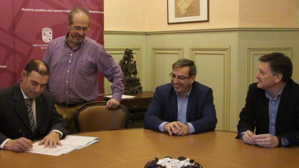 Garrido firma como nuevo jefe Tributario Garrido firma como nuevo jefe Tributario