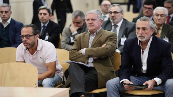 Les Corts demanen al Consell una inspecció dels contractes en vigor de la Generalitat amb empreses vinculades a Gürtel Les Corts demanen al Consell una inspecció dels contractes en vigor de la Generalitat amb empreses vinculades a Gürtel